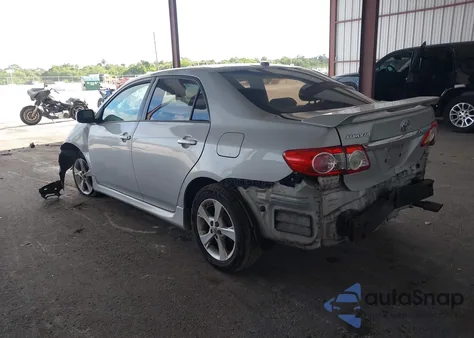2011 Toyota Corolla S z USA, uszkodzony, nr VIN 2T1BU4EE1BC643149